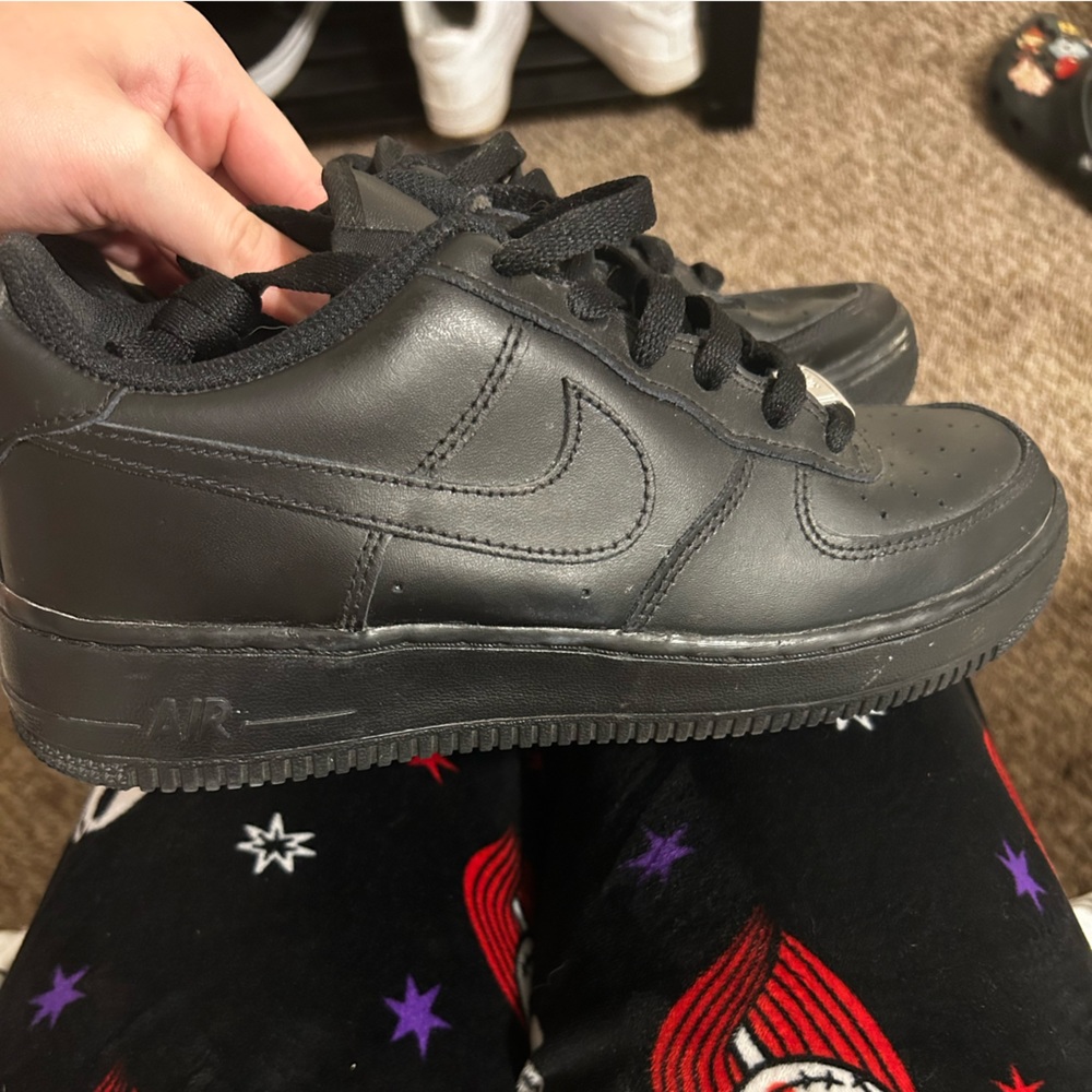 black nike air forces